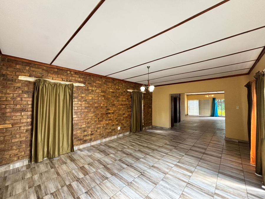 4 Bedroom Property for Sale in La Hoff North West